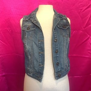 Eighty two denim jean vest size xs, like new